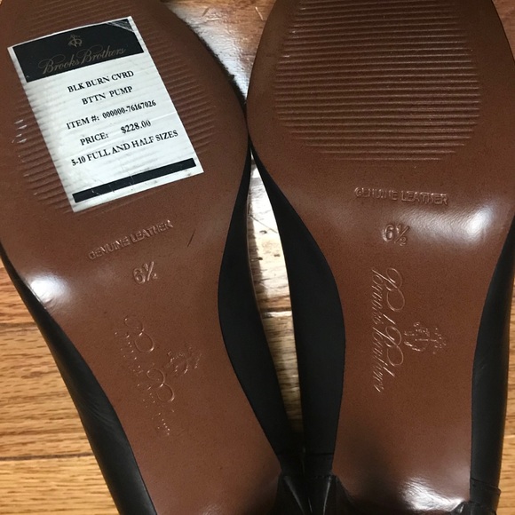 Brooks Brothers Black button heels sz 6.5 NEW - Picture 5 of 8